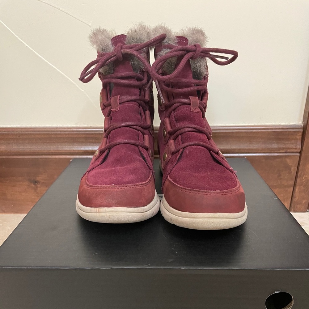 Sorel Explorer Joan boot size 8